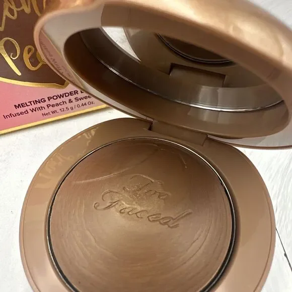 Too Faced Bronzed Peach Melting Powder Bronzer Shade Toasted Peach NIB !READ! - Picture 2 of 3